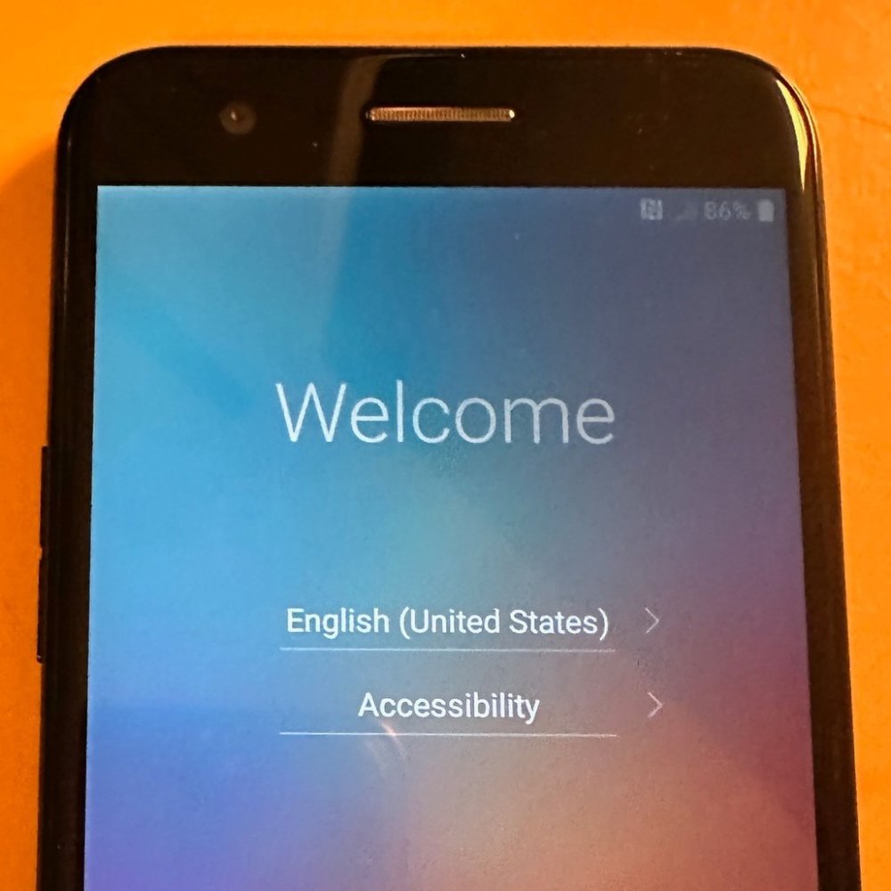 Like New LG M255 Cell Phone - UNLOCKED